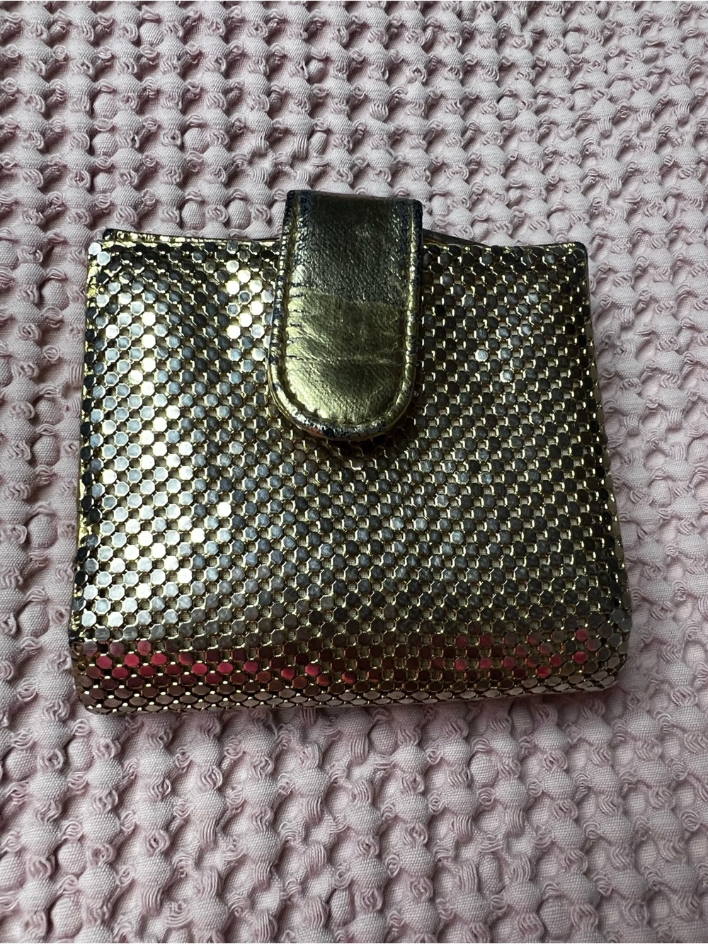 Whiting & Davis Gold Mesh Wallet Metallic Leather Kiss Lock Coin Purse Vintage